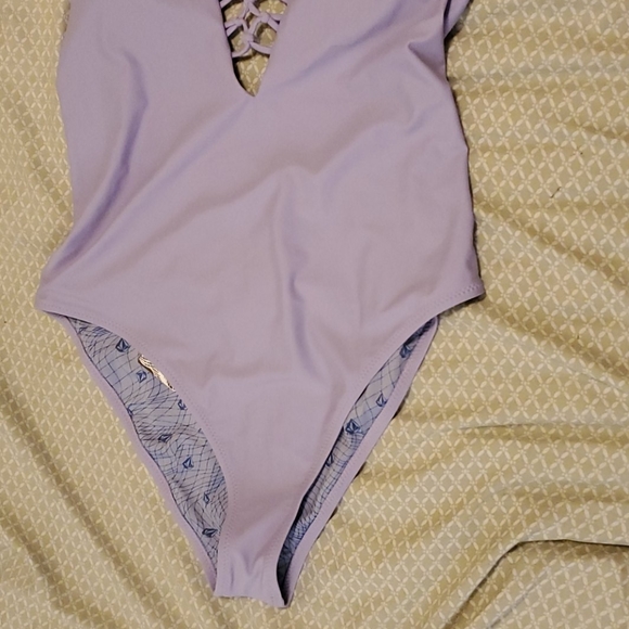 Volcom bathing suit - Picture 2 of 8